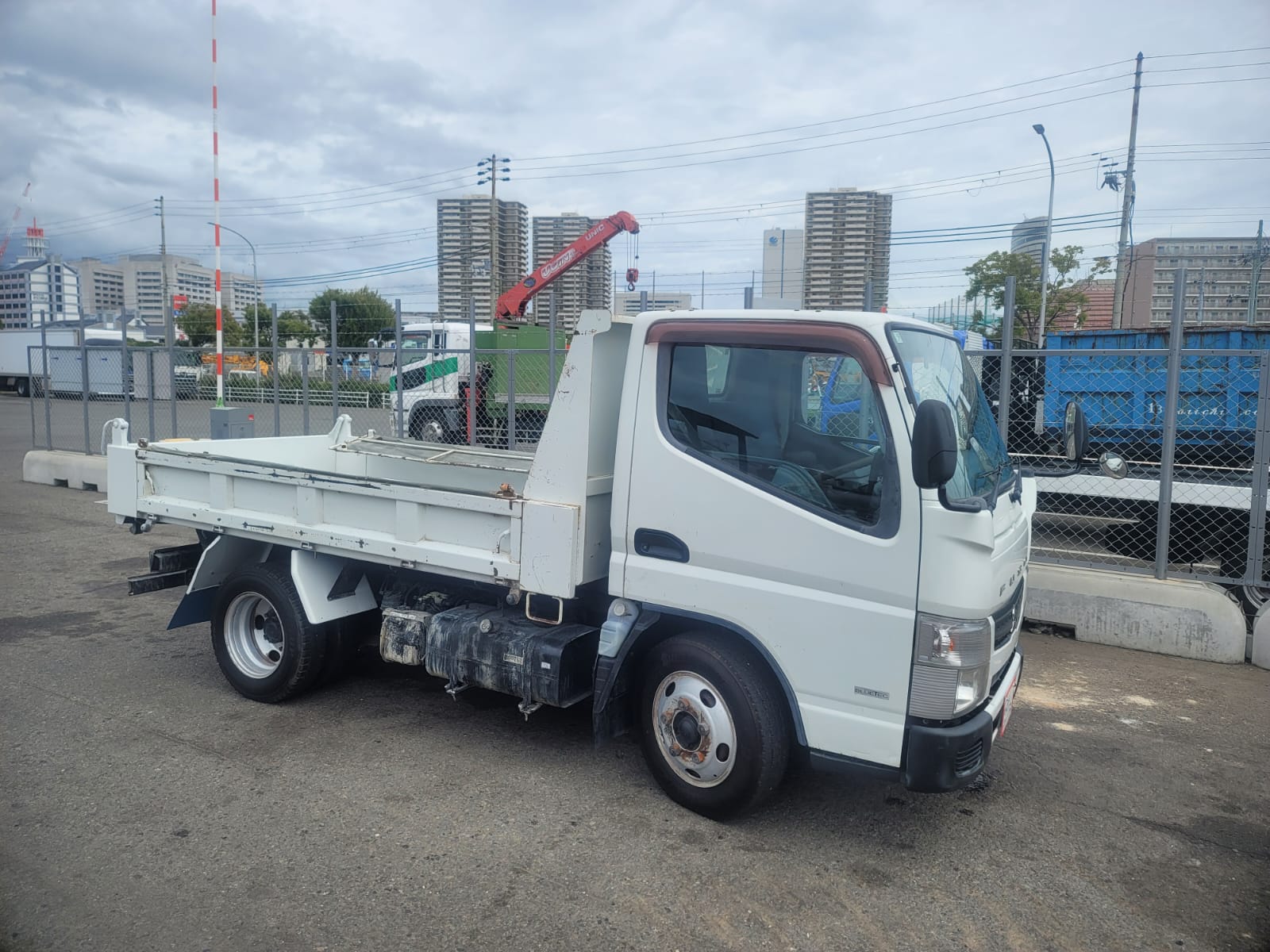 09/2011 Mitsubishi Canter Dumper