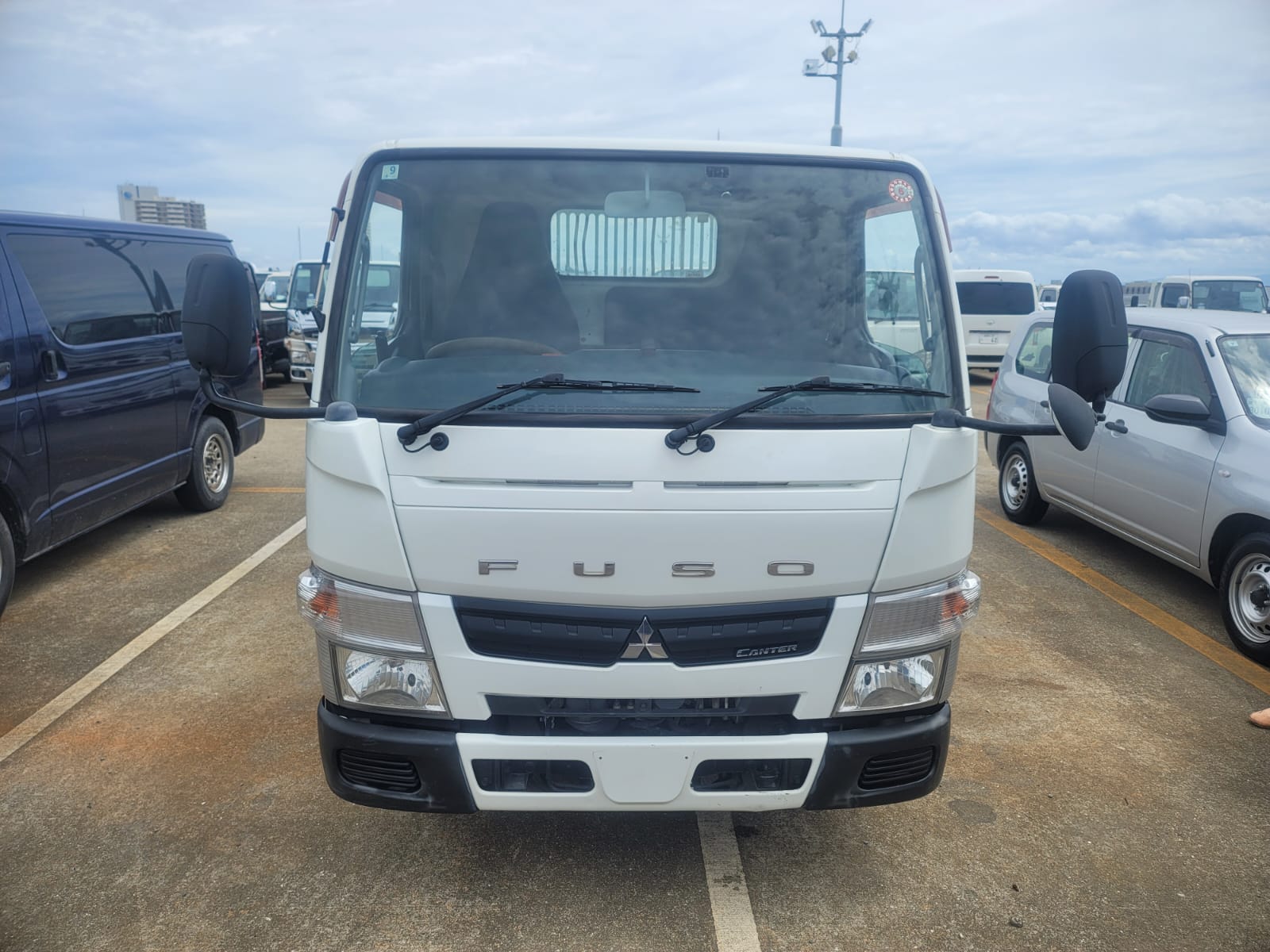 09/2011 Mitsubishi Canter Dumper
