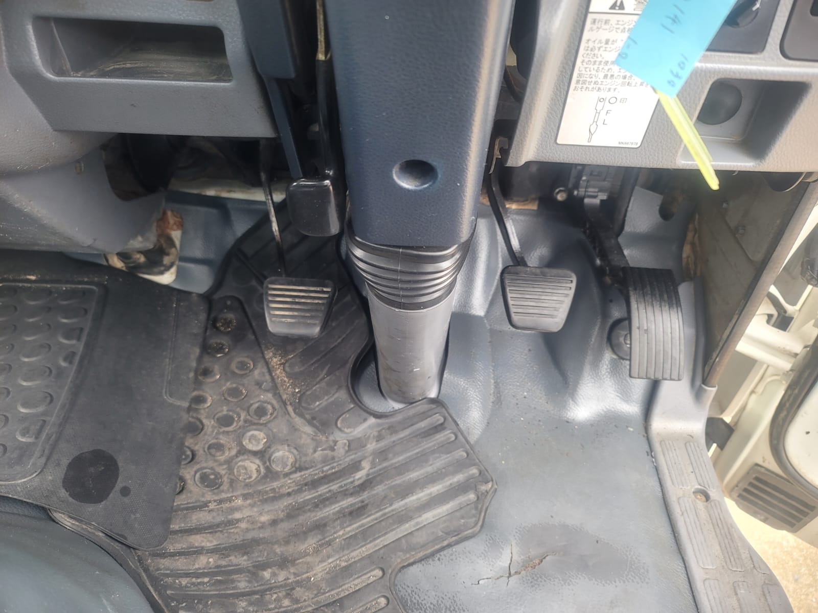 09/2011 Mitsubishi Canter Dumper