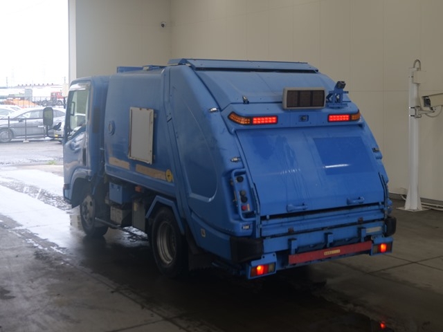 DEC 2011 ISUZU ELF GARBAGE TRUCK