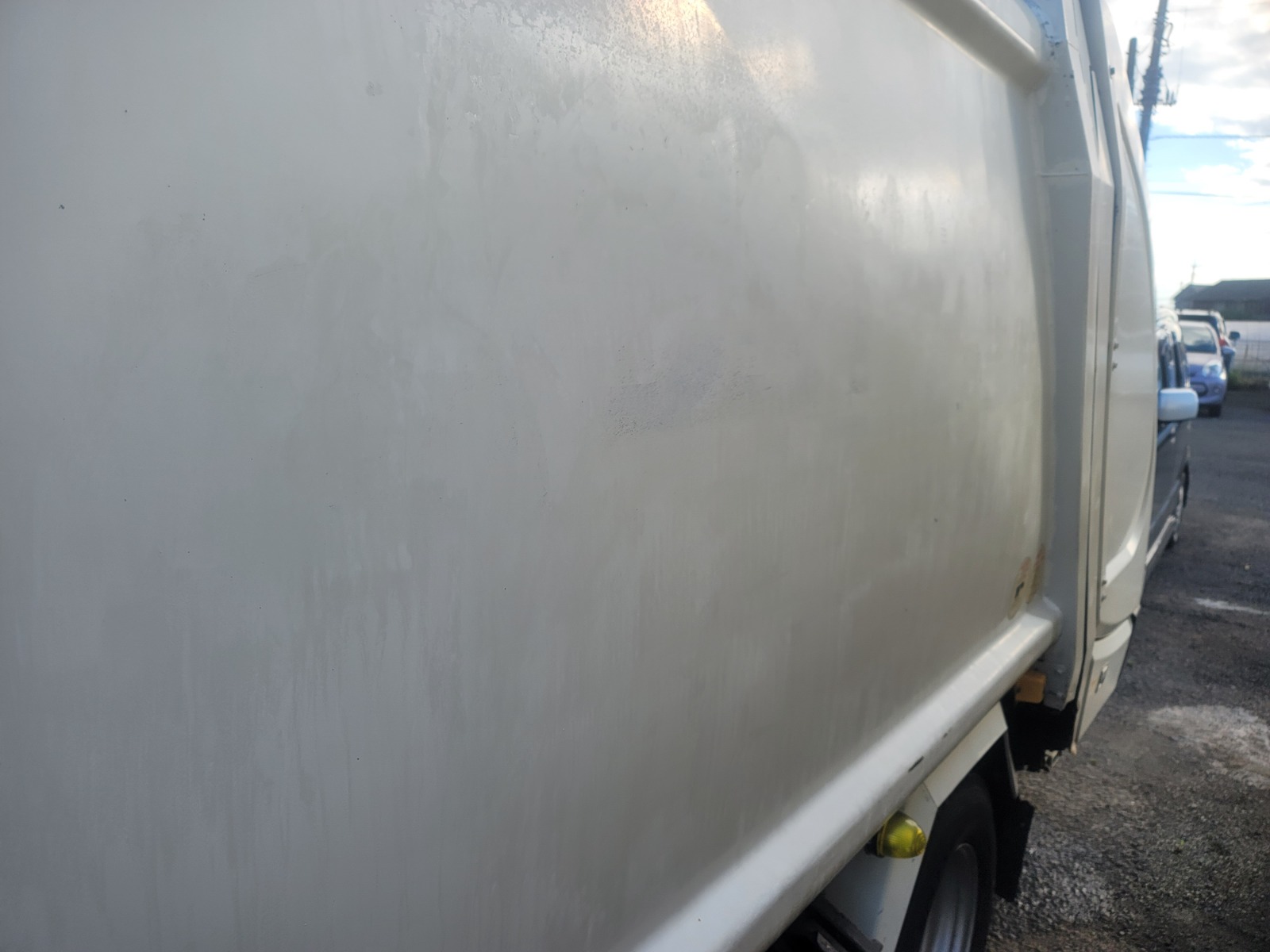 2009 ISUZU elf Garbage Truck
