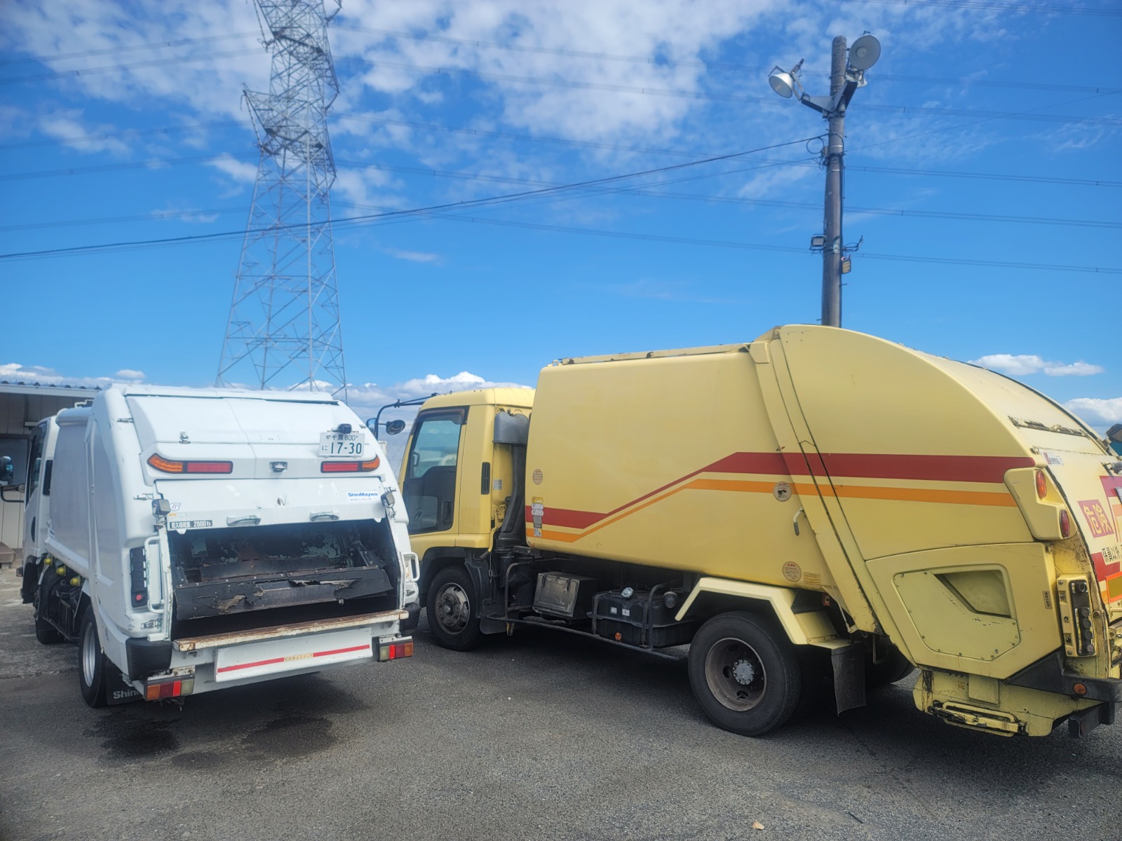 2009 ISUZU elf Garbage Truck