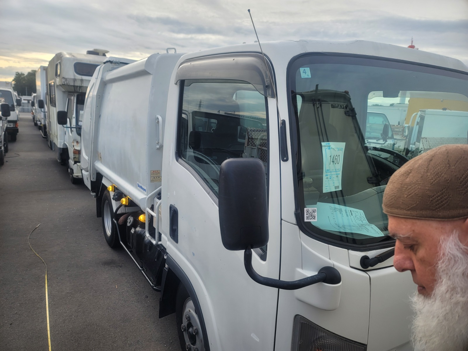 2009 ISUZU elf Garbage Truck