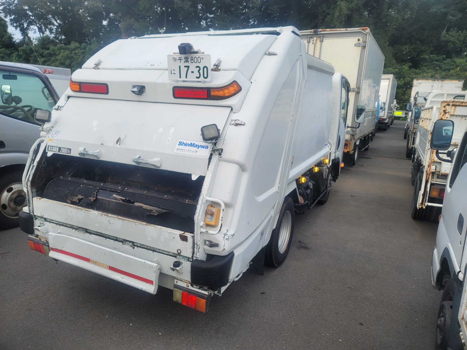 2009 ISUZU elf Garbage Truck