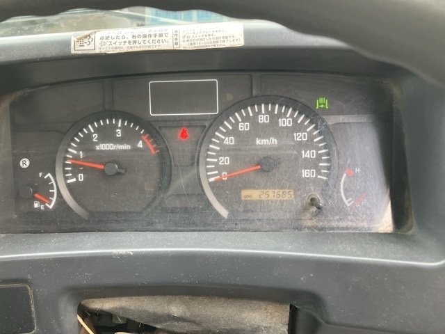 2009 ISUZU elf Garbage Truck
