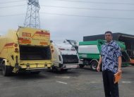 2005 ISUZU FORWARD GARBAGE TRUCK.