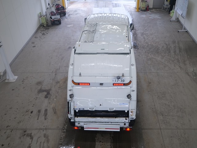 2009 ISUZU elf Garbage Truck