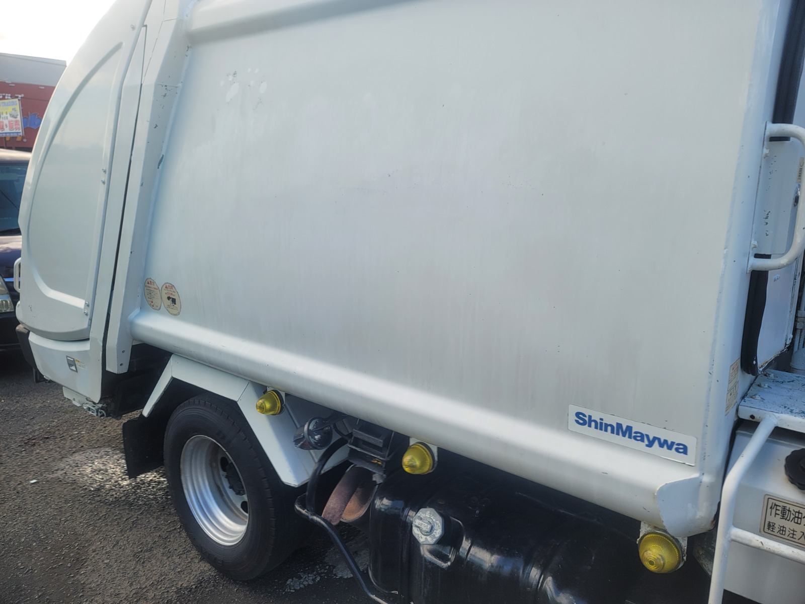 2009 ISUZU elf Garbage Truck