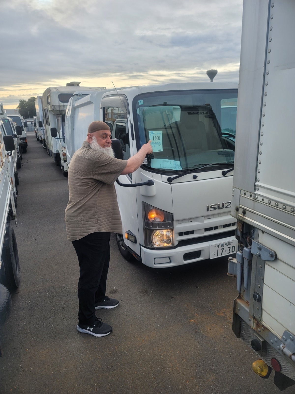 2009 ISUZU elf Garbage Truck