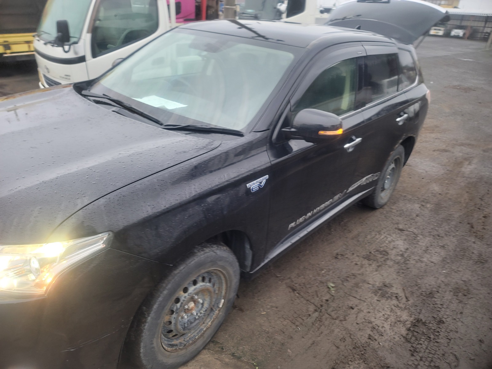 2013 MITSUBUSHI OUTLANDER PHV