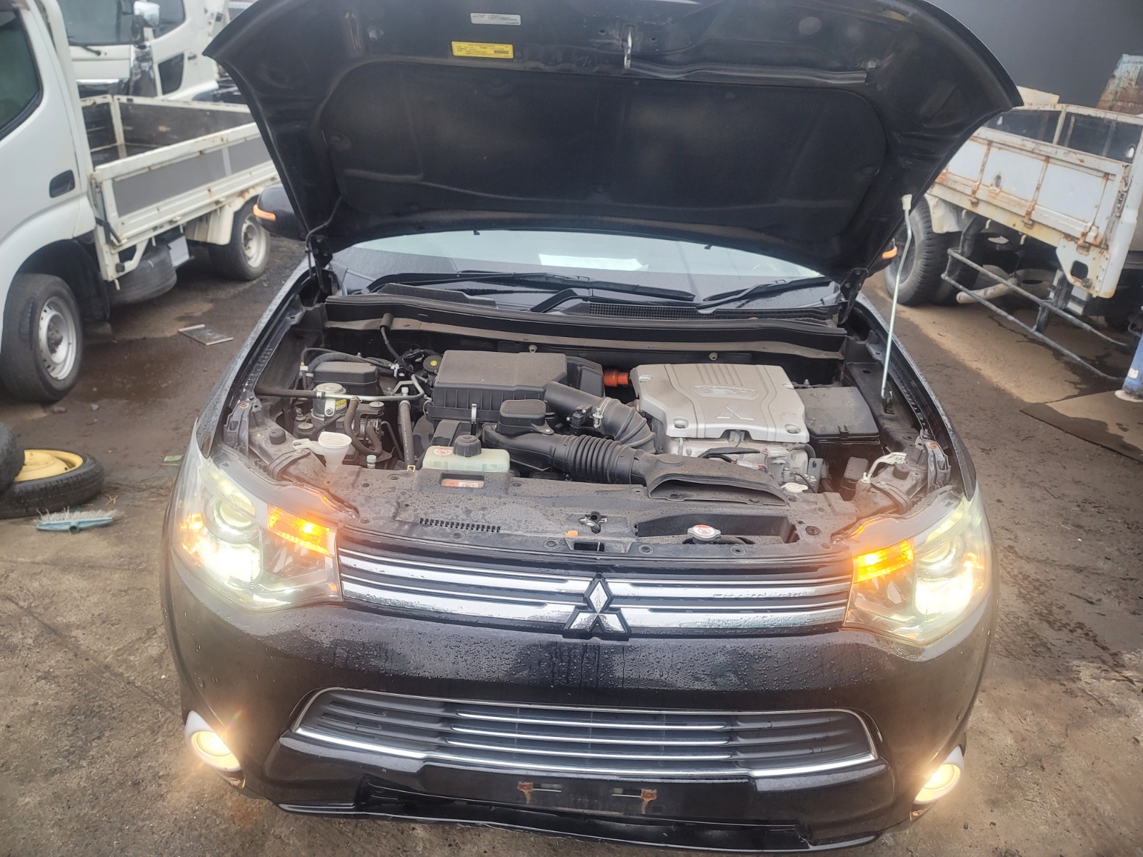 2013 MITSUBUSHI OUTLANDER PHV