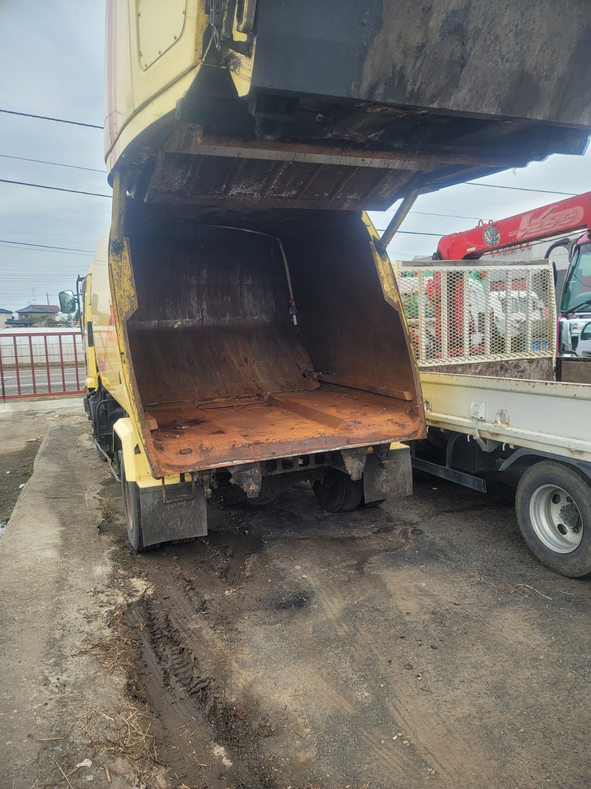 2001 ISUZU FORWARD TRUCK