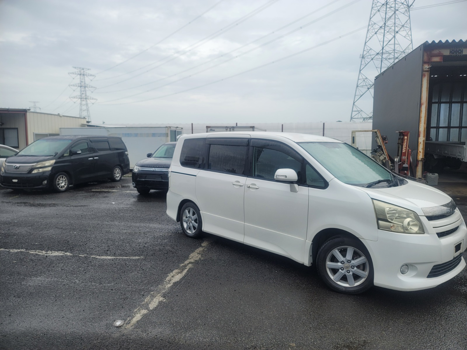 DEC 2008 TOYOTA NOAH