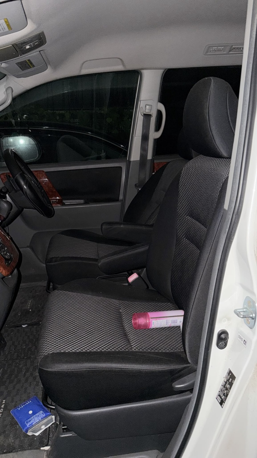 DEC 2008 TOYOTA NOAH