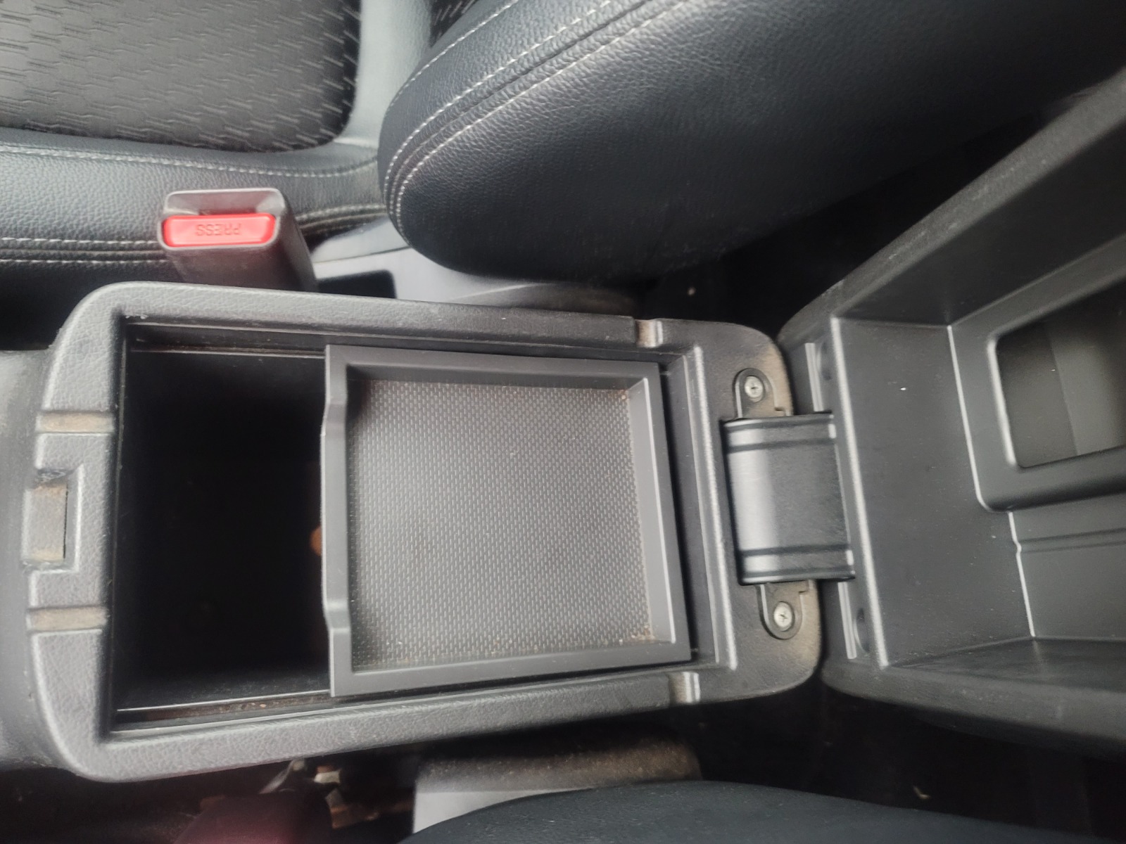 2013 MITSUBUSHI OUTLANDER PHV