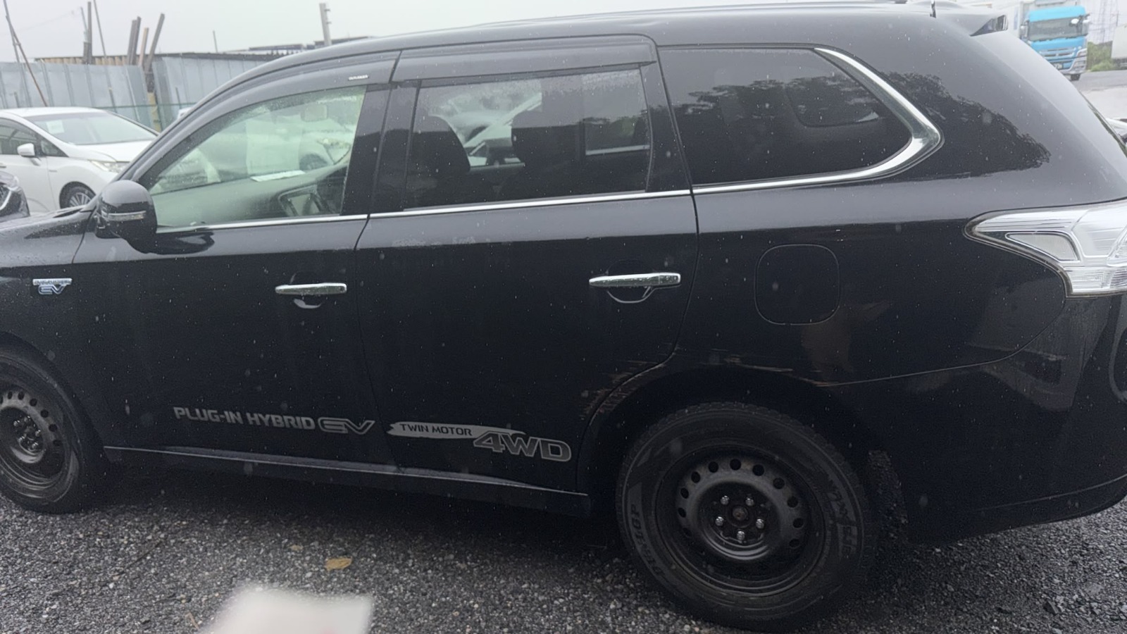 2013 MITSUBUSHI OUTLANDER PHV