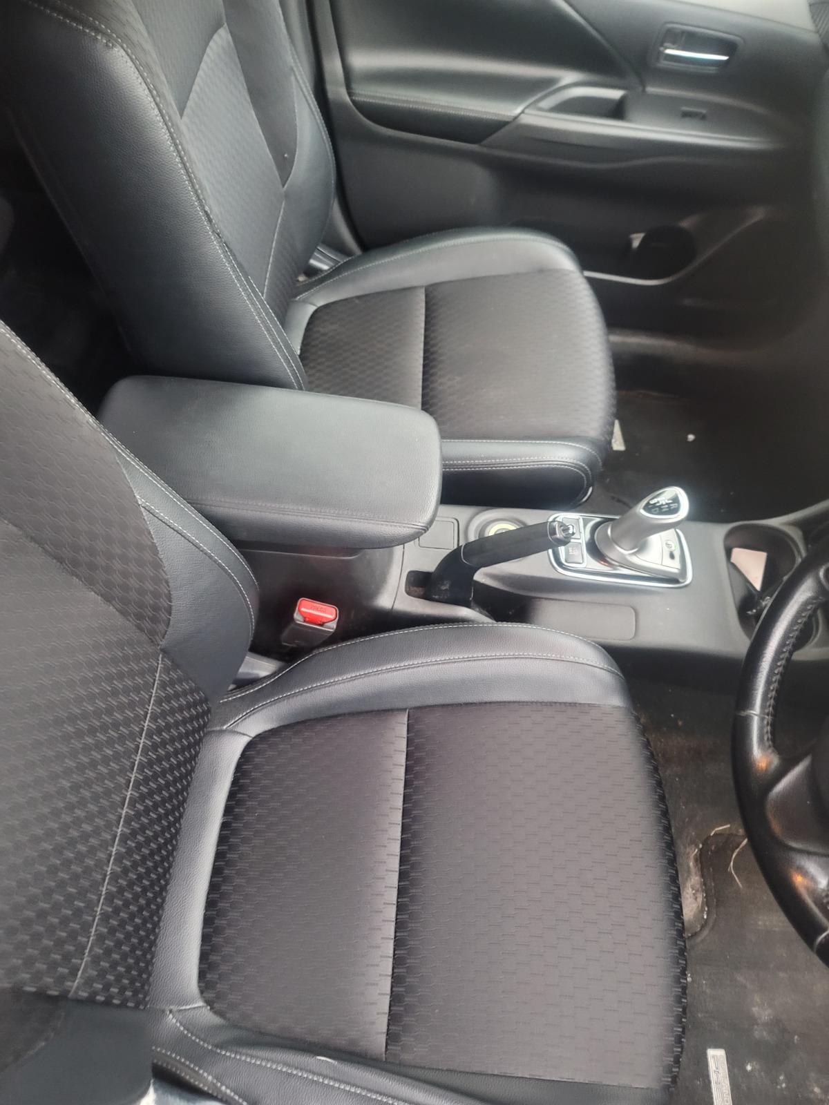 2013 MITSUBUSHI OUTLANDER PHV
