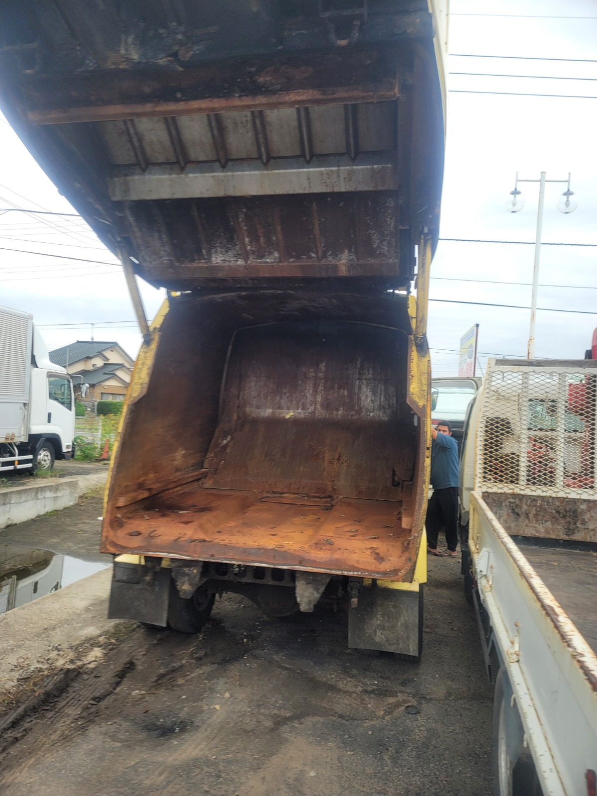 2001 ISUZU FORWARD TRUCK