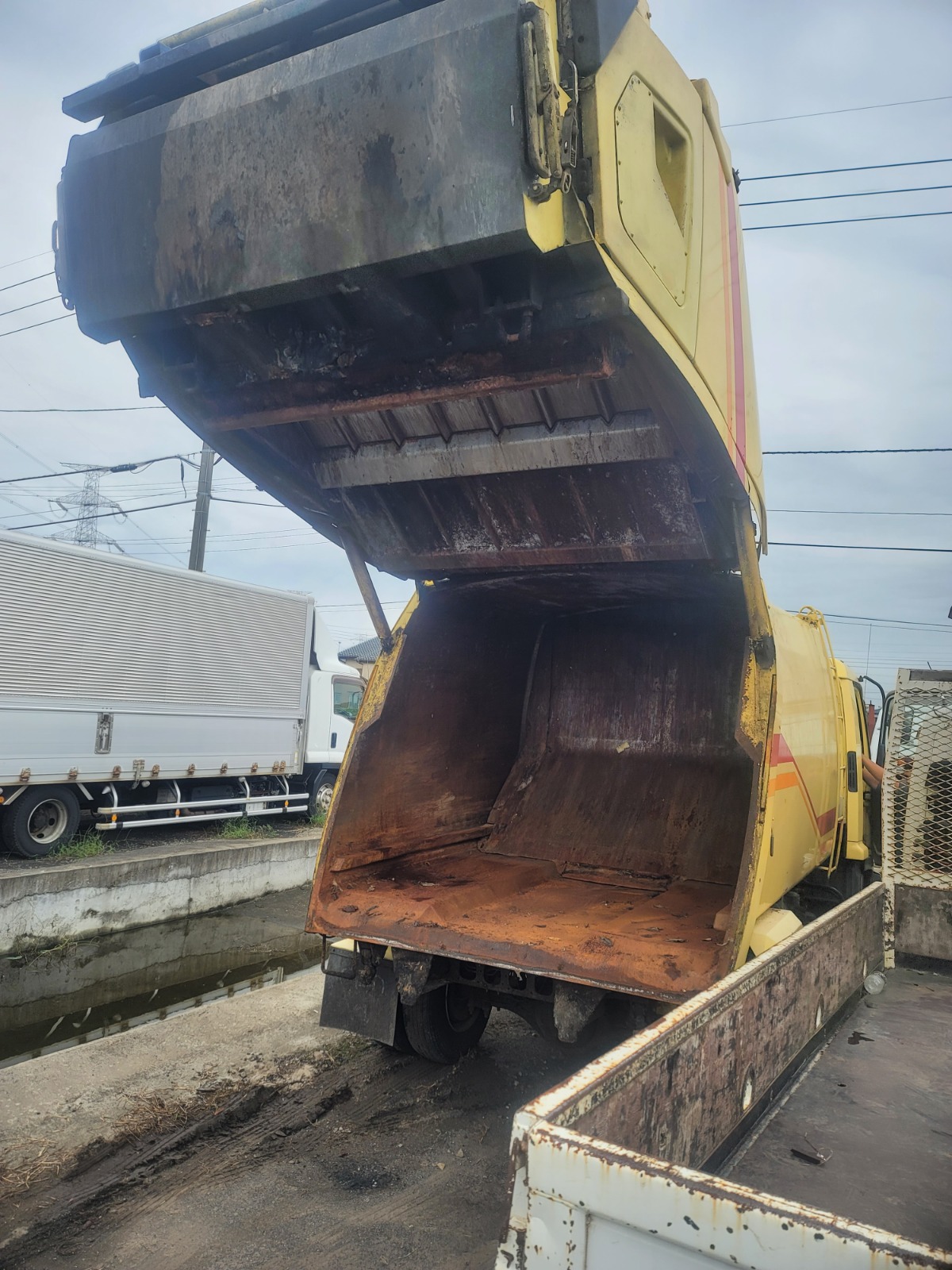 2001 ISUZU FORWARD TRUCK