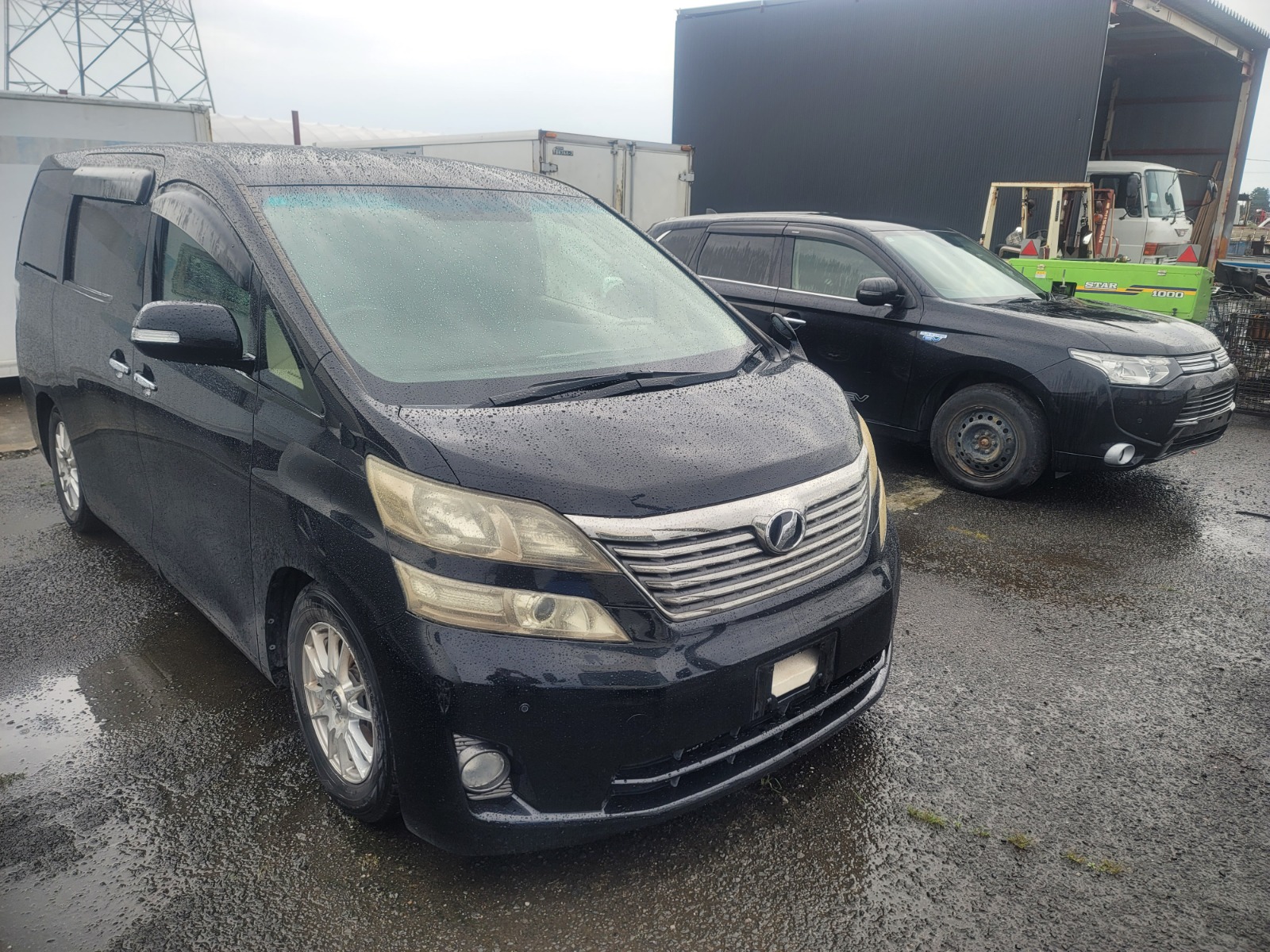 JUNE 2010 TOYOTA VELFIRE