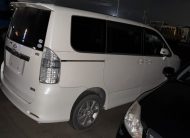 DEC 2008 TOYOTA NOAH