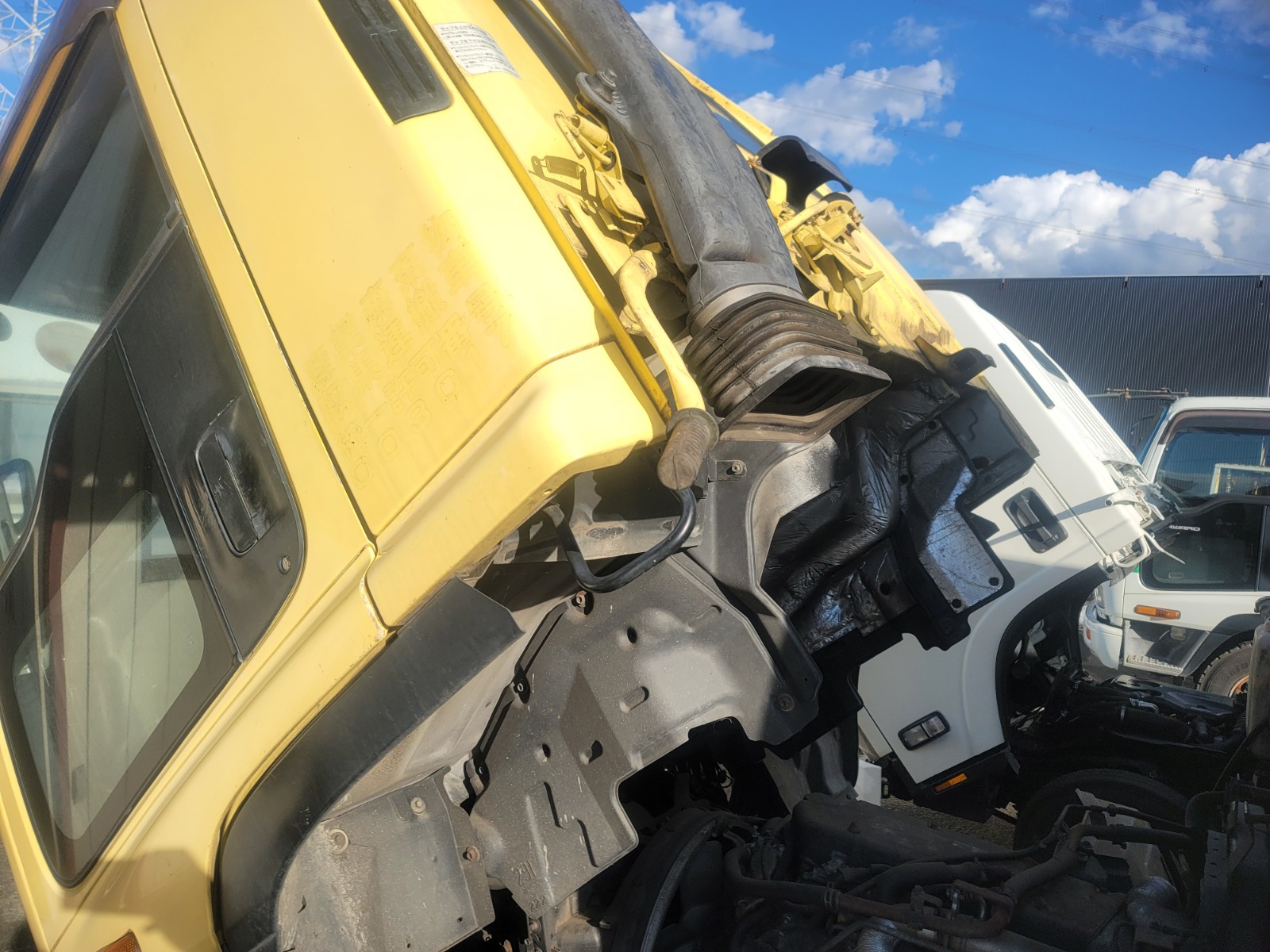 2001 ISUZU FORWARD TRUCK