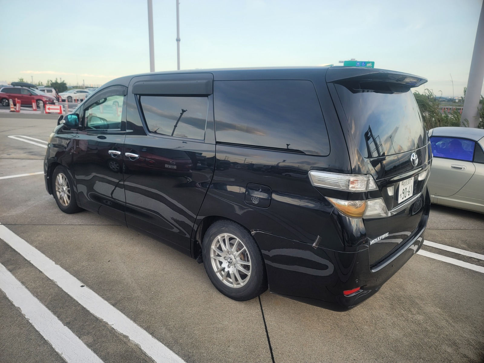 JUNE 2010 TOYOTA VELFIRE
