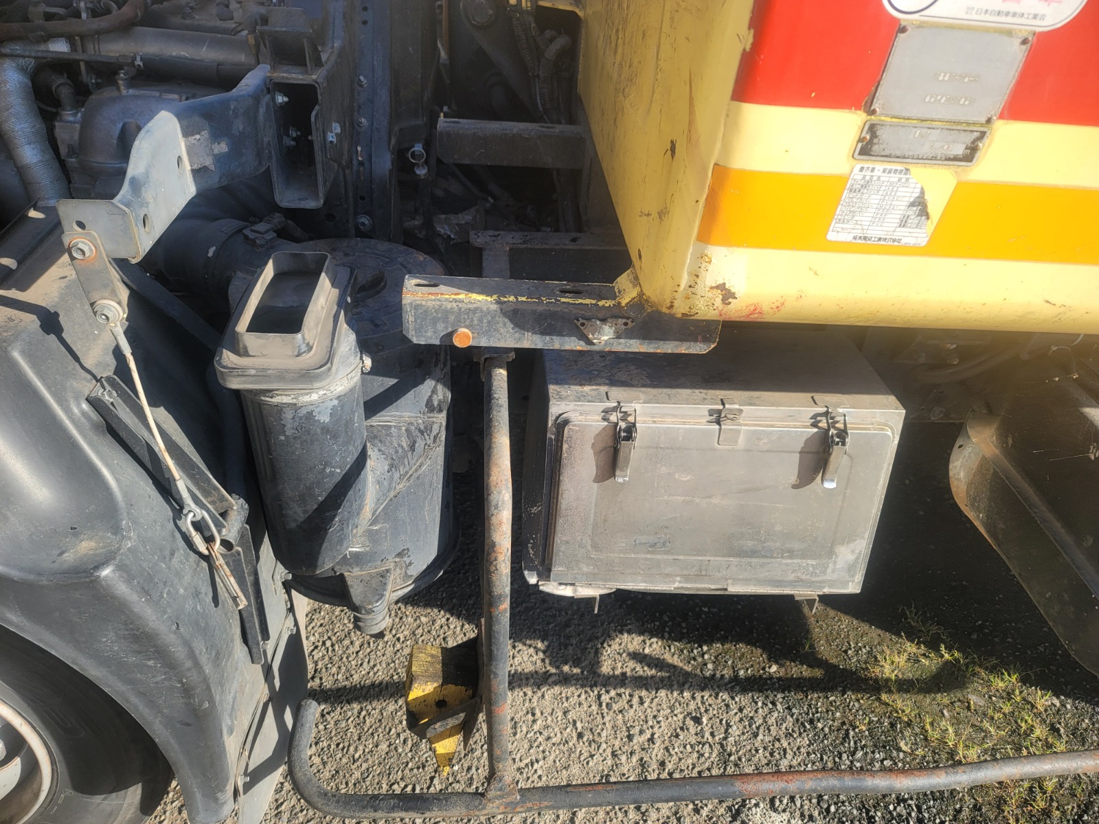 2001 ISUZU FORWARD TRUCK