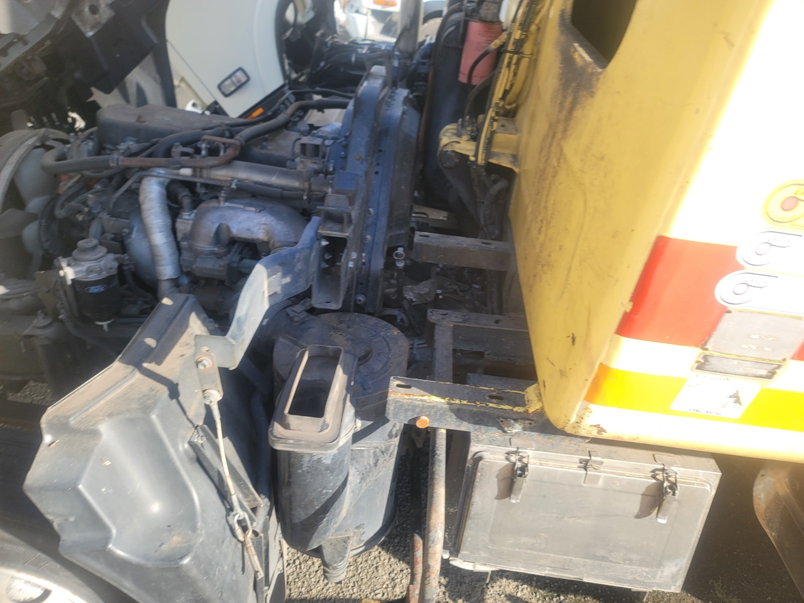 2001 ISUZU FORWARD TRUCK