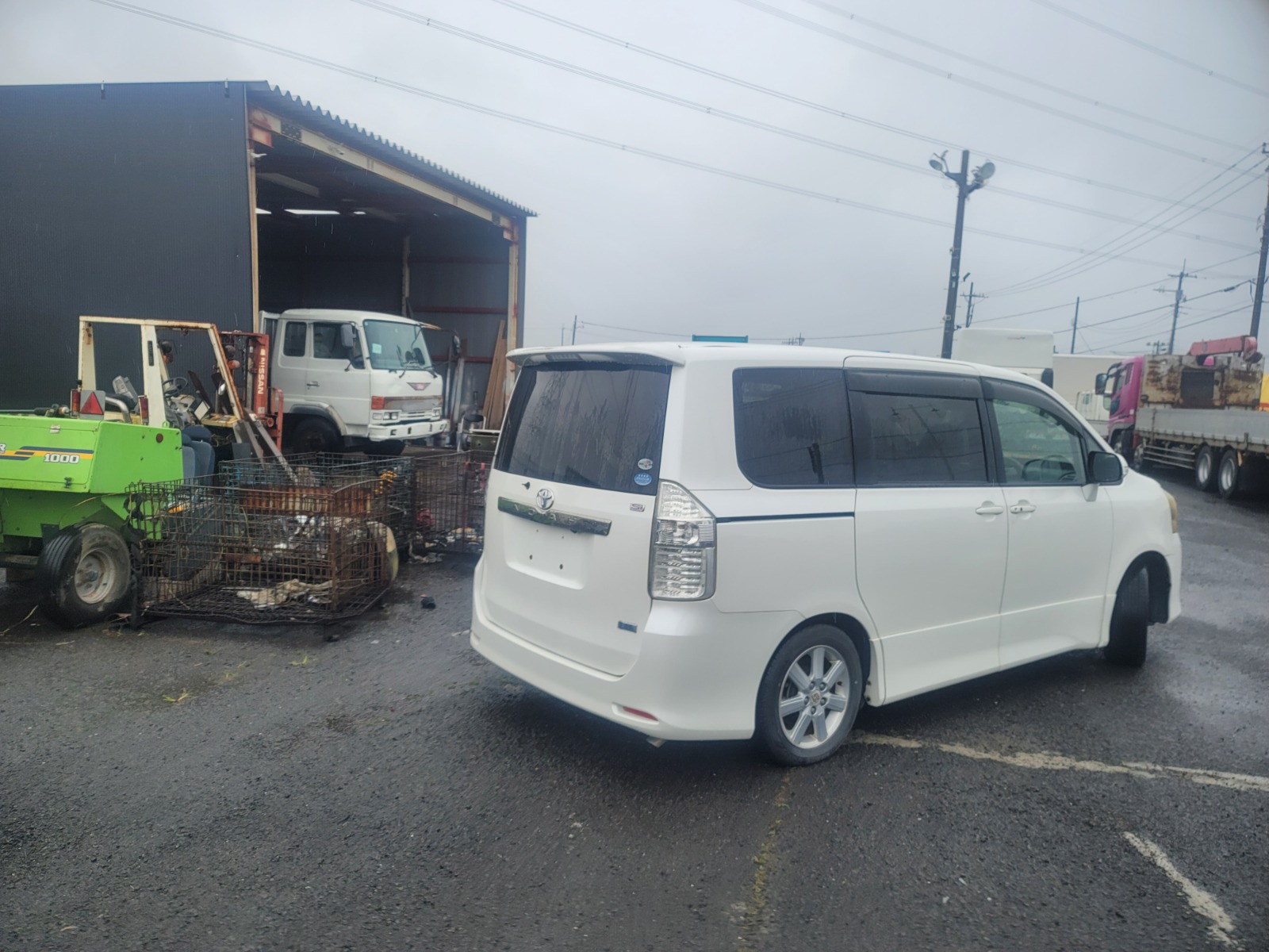 DEC 2008 TOYOTA NOAH