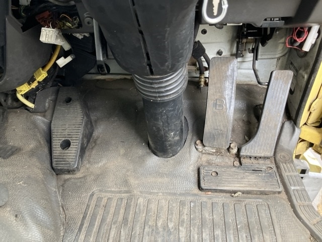 2001 ISUZU FORWARD TRUCK