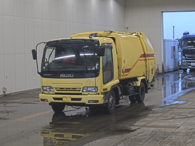 2001 ISUZU FORWARD TRUCK