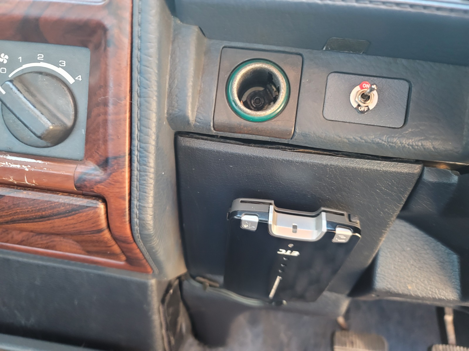 MAY 1995 NISSAN GLORIA