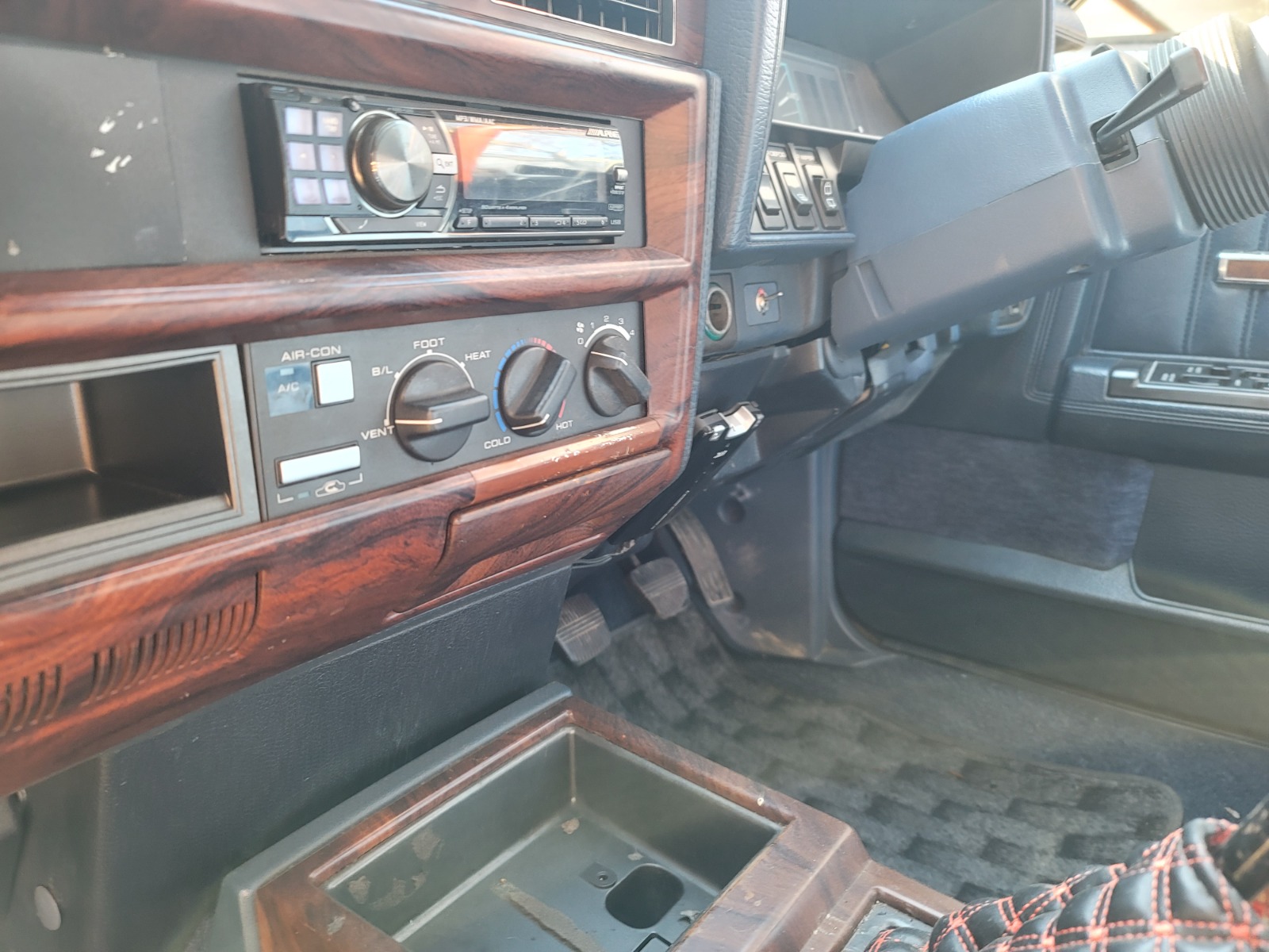 MAY 1995 NISSAN GLORIA