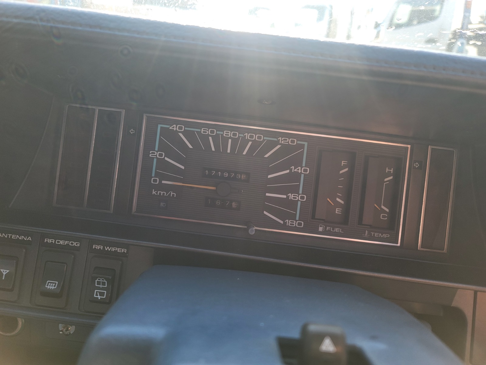MAY 1995 NISSAN GLORIA